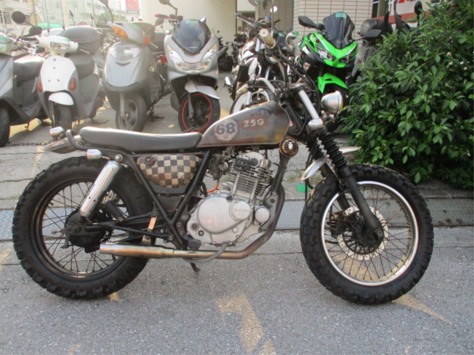 Suzuki GLASS TRACKER BIG BOY