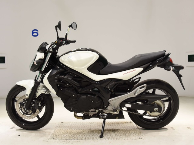 Suzuki GLADIUS400