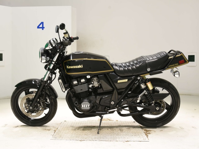 Kawasaki ZRX400