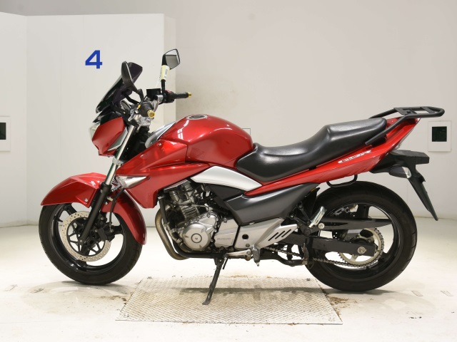 Suzuki GSR250