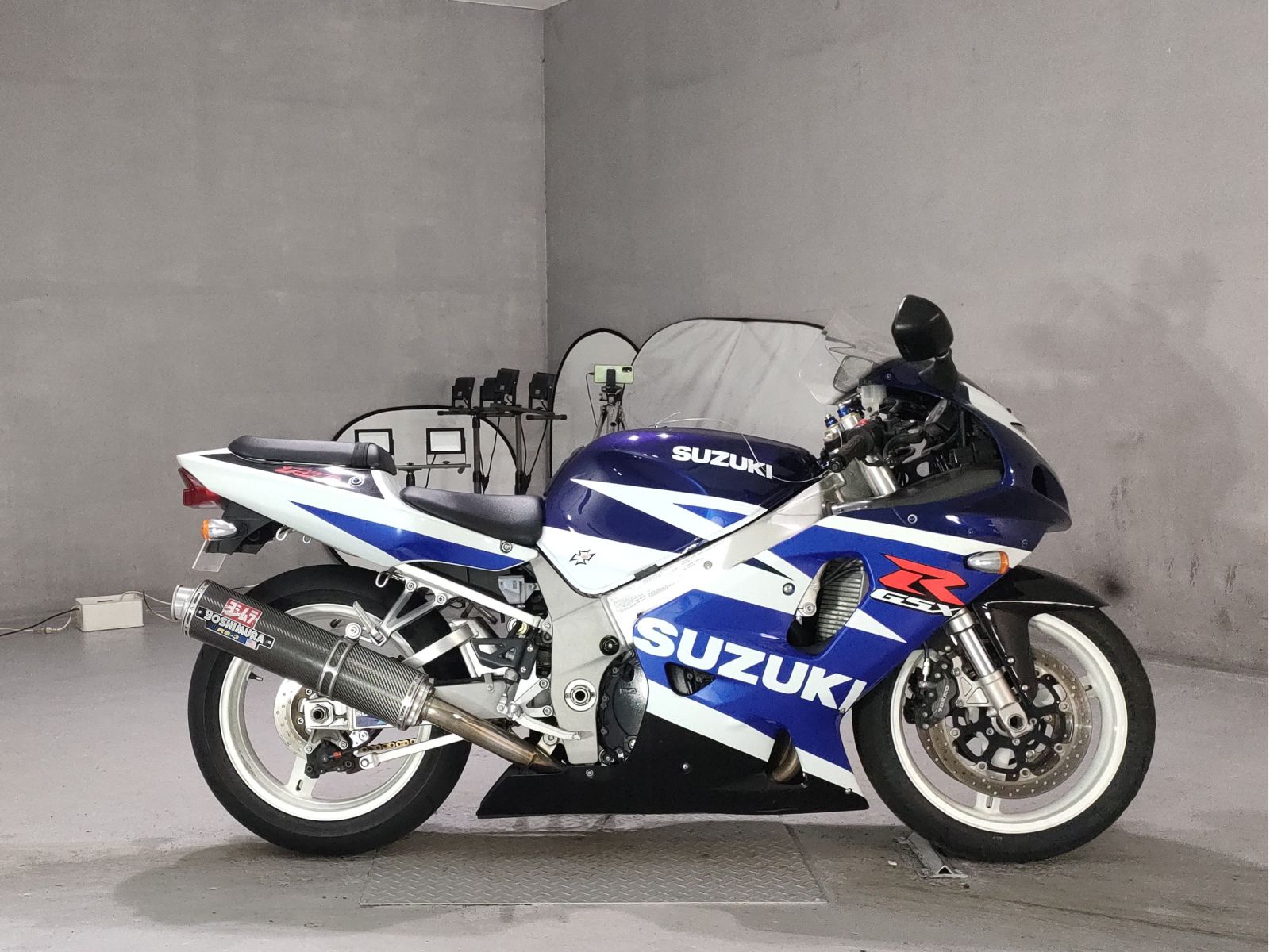 Suzuki GSX-R750