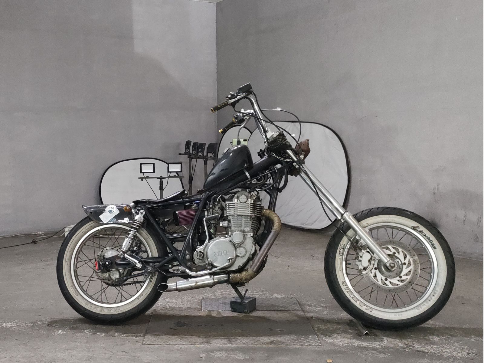 Yamaha SR400-1