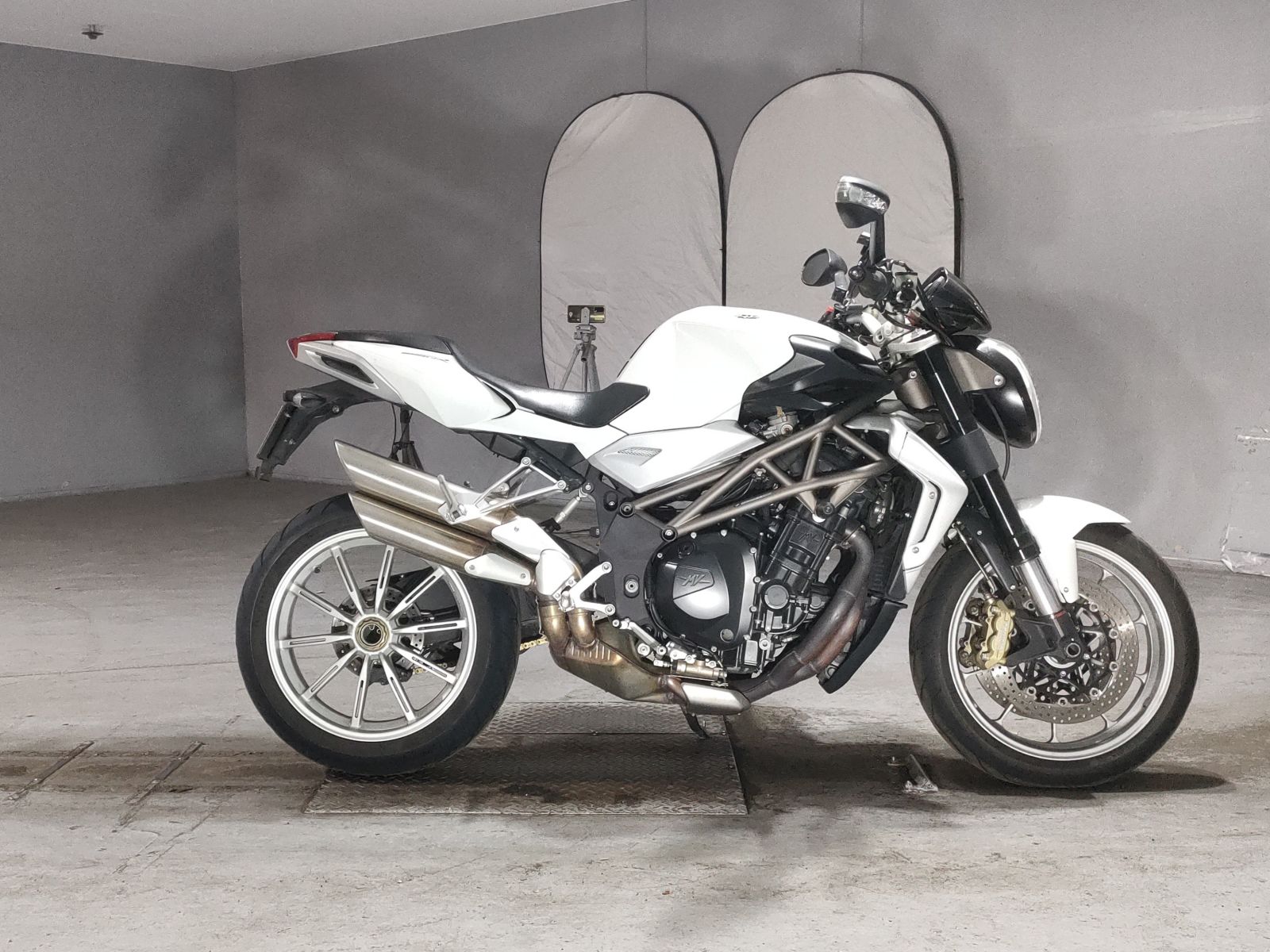 MV AGUSTA MV AGUSTA BRUTALE 990 R