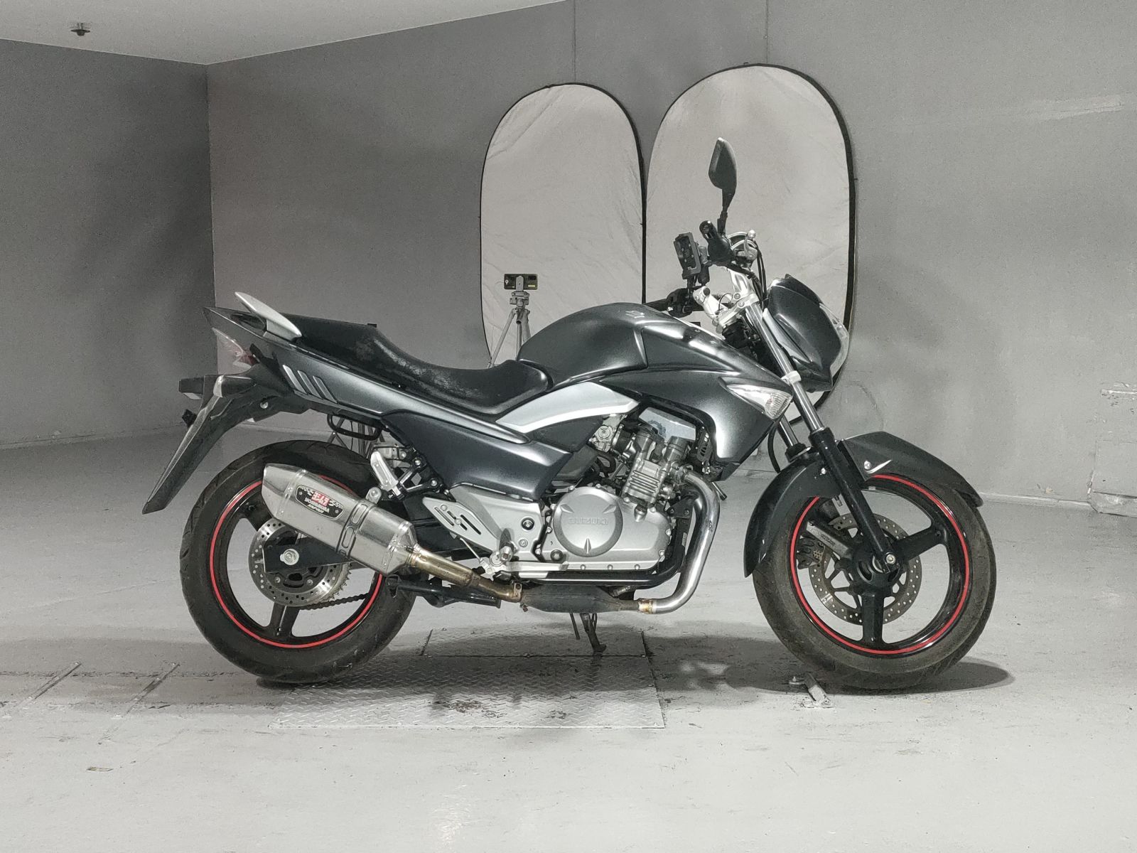 Suzuki GSR250