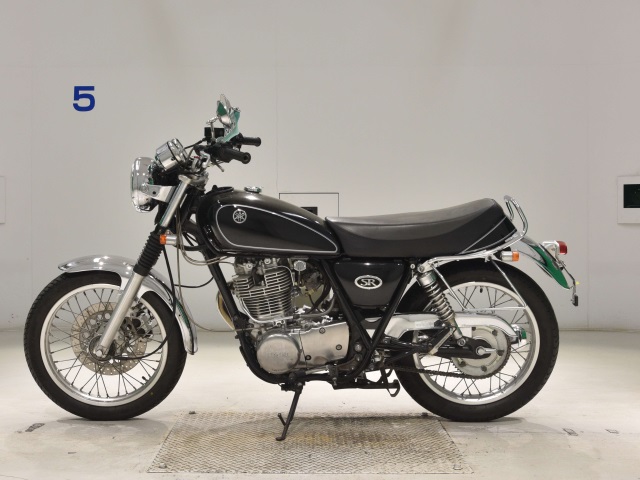 Yamaha SR400-3