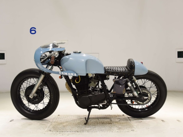 Yamaha SR400-2
