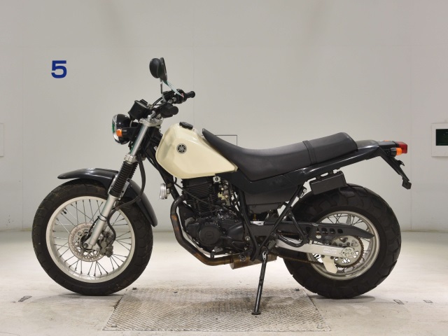 Yamaha TW225