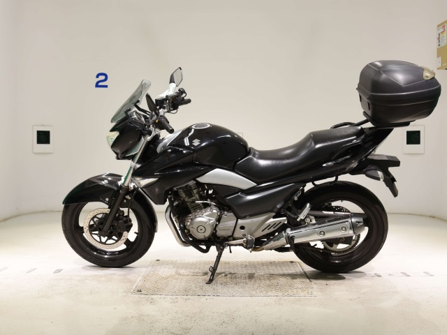 Suzuki GSR250