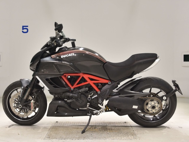 Ducati DUCATI DIAVEL CARBON