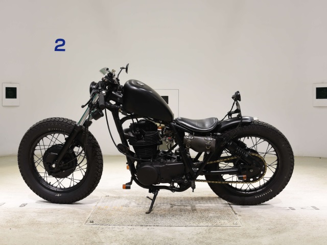 Yamaha SR400-2