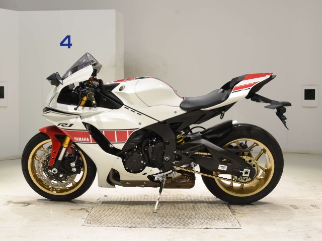 Yamaha YZF-R1