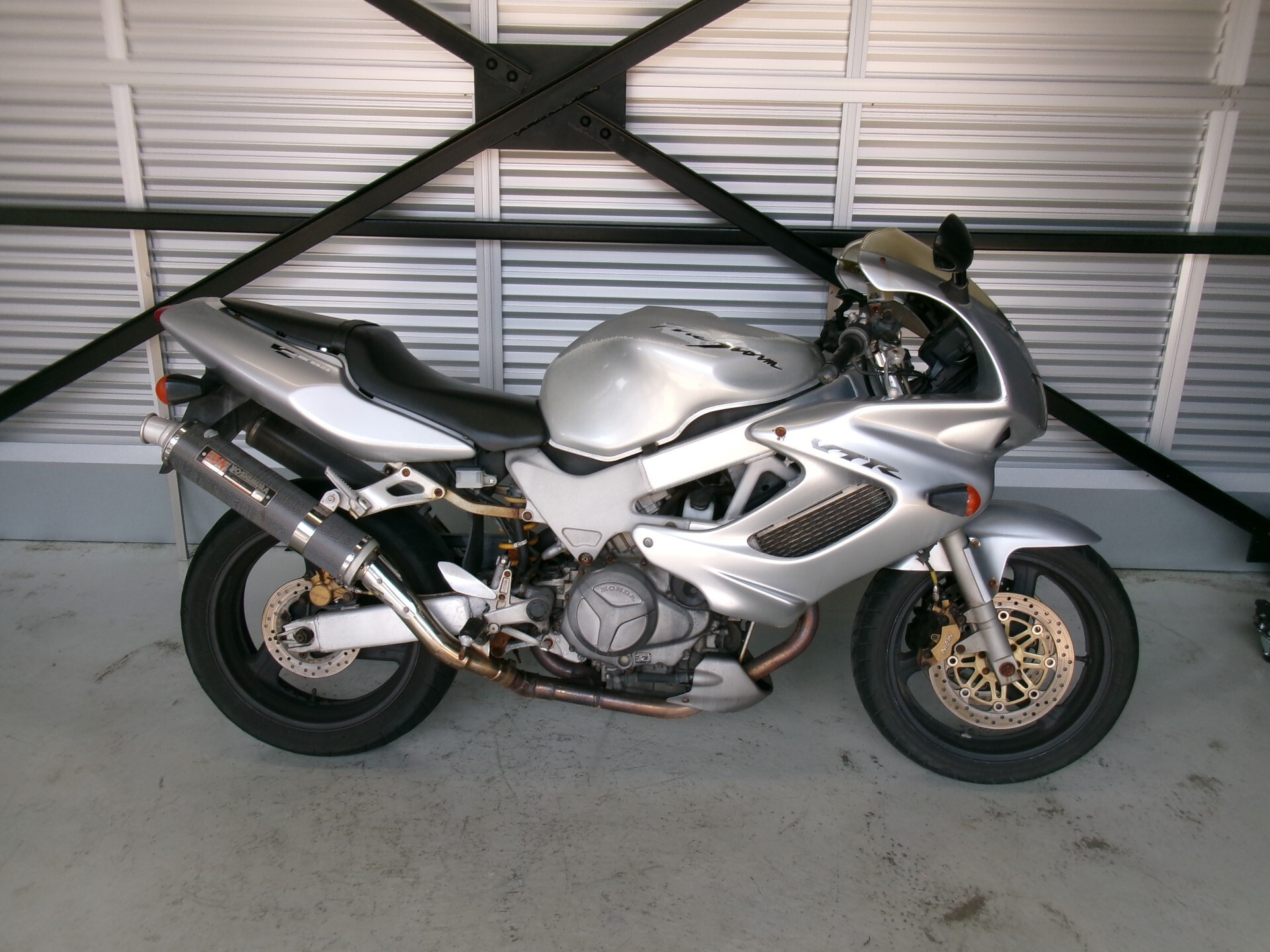 Honda VTR1000F