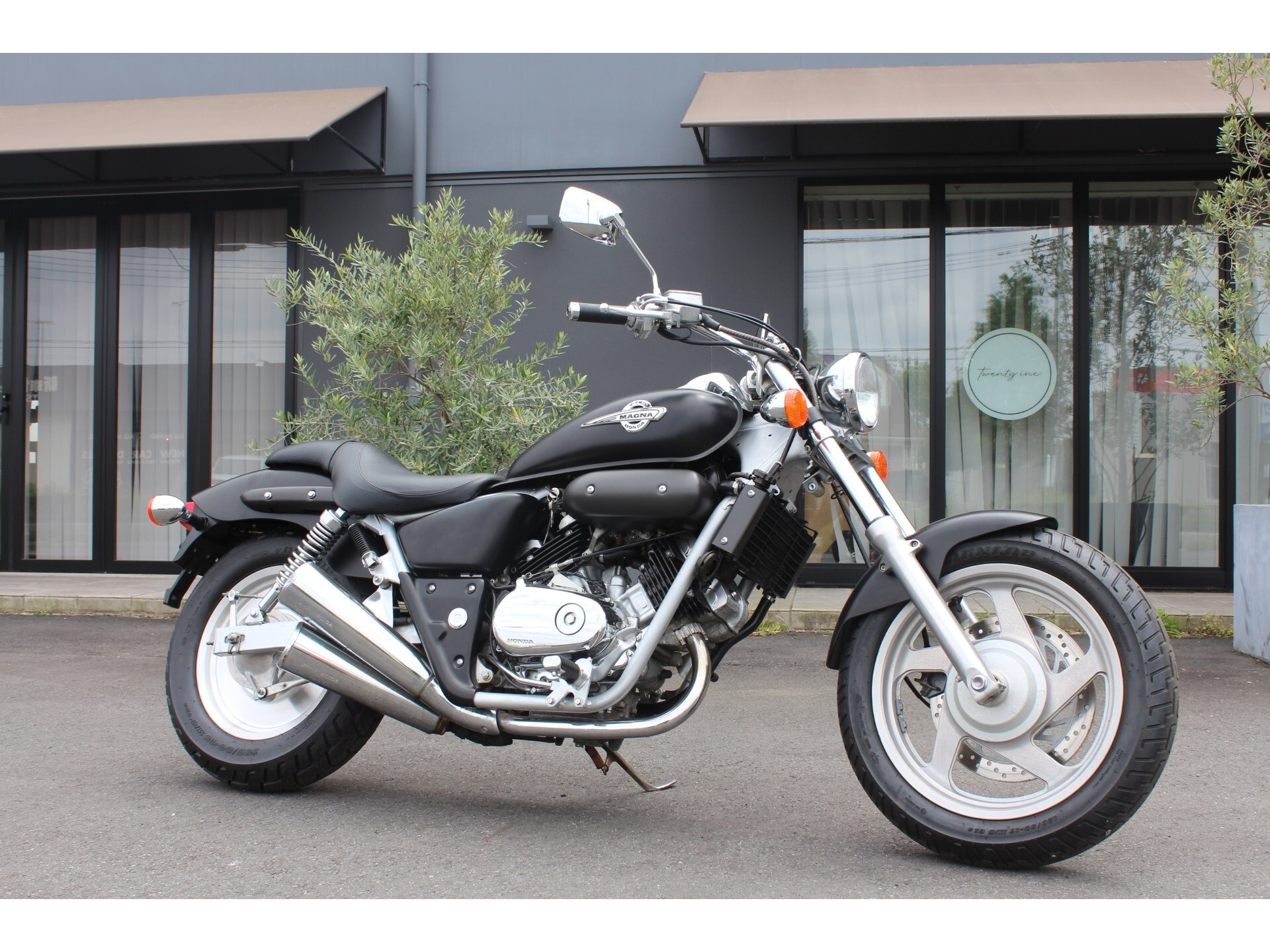 Honda V-TWIN MAGNA
