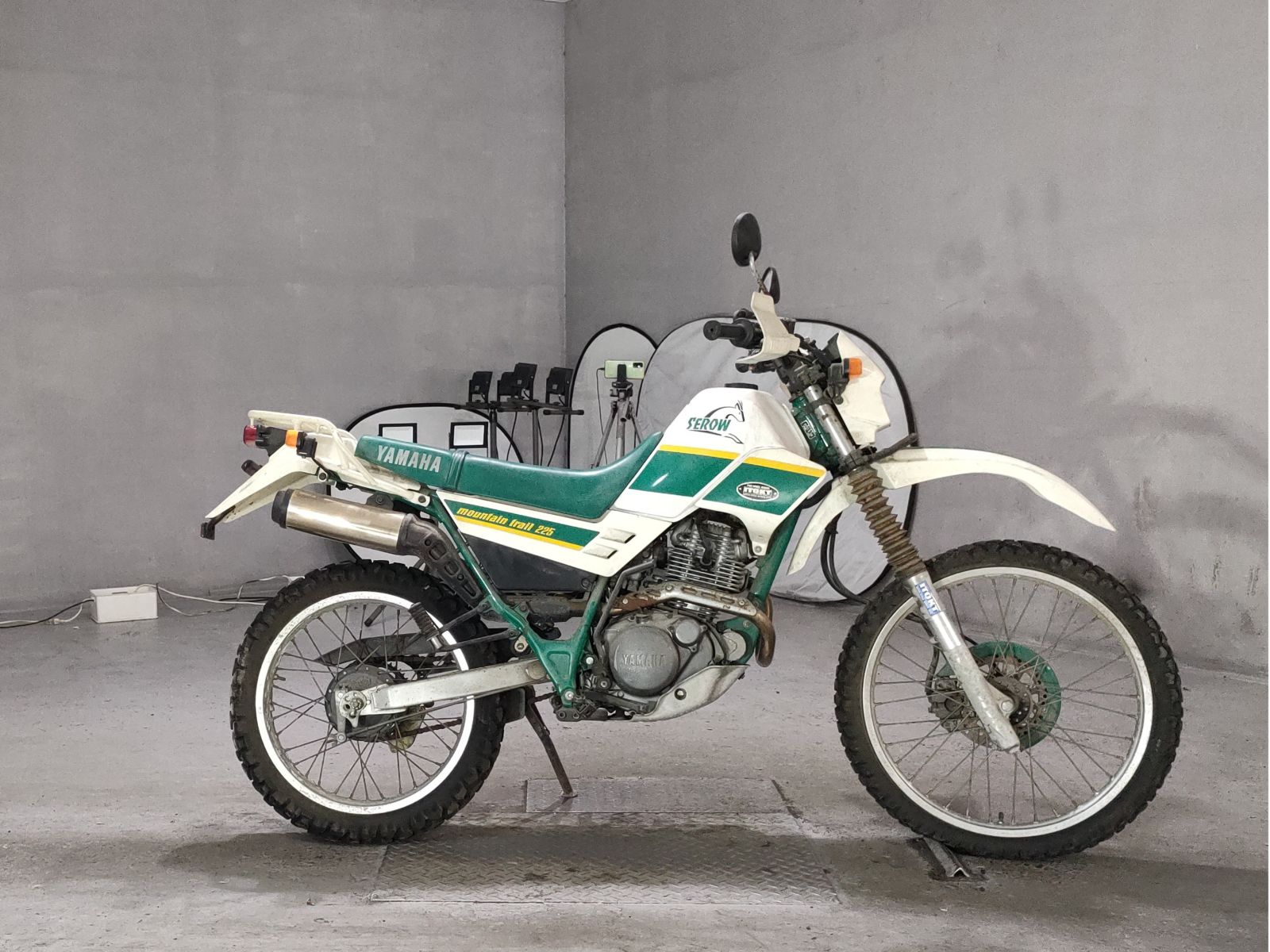 Yamaha SEROW 225