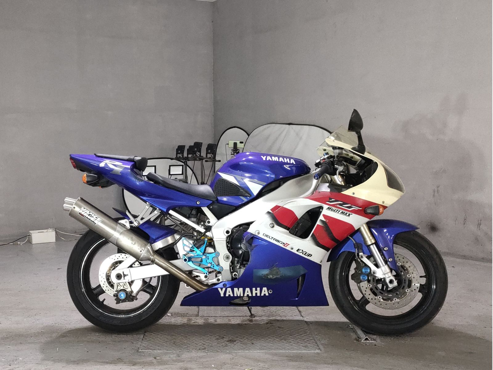 Yamaha YZF-R1
