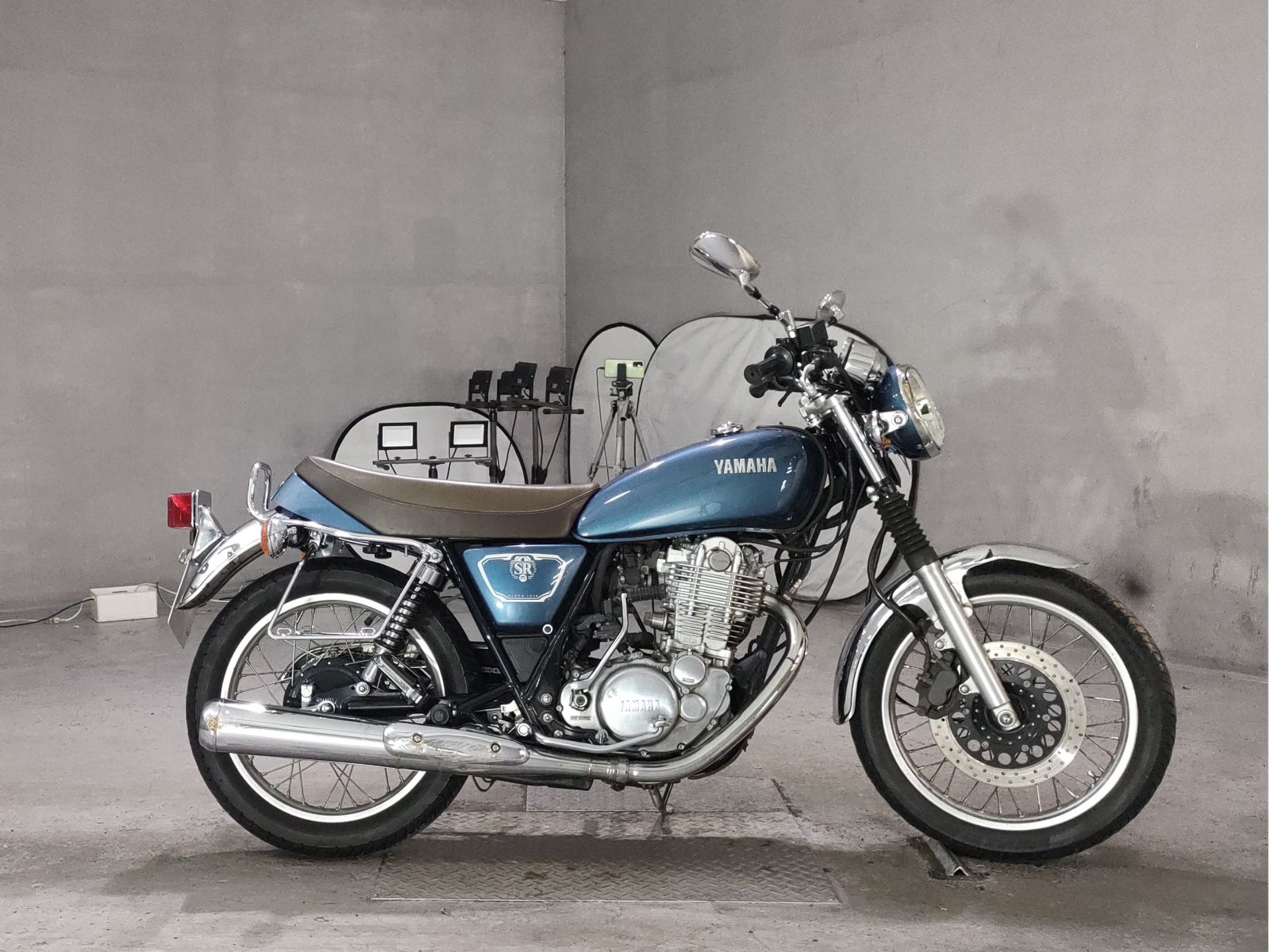 Yamaha SR400-1