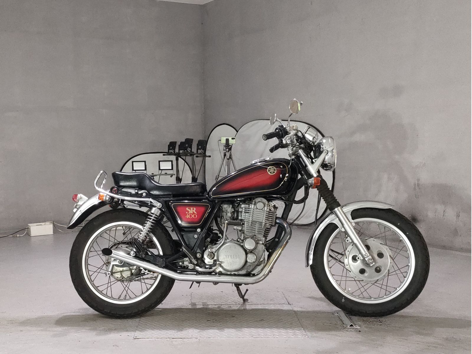 Yamaha SR400-1