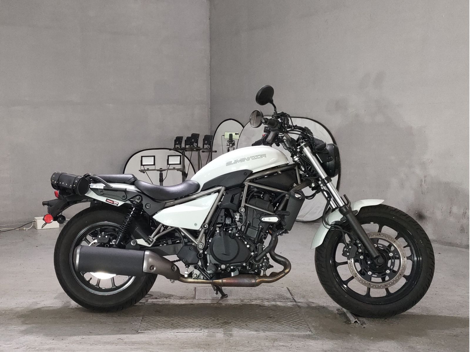 Kawasaki ELIMINATOR 400-1