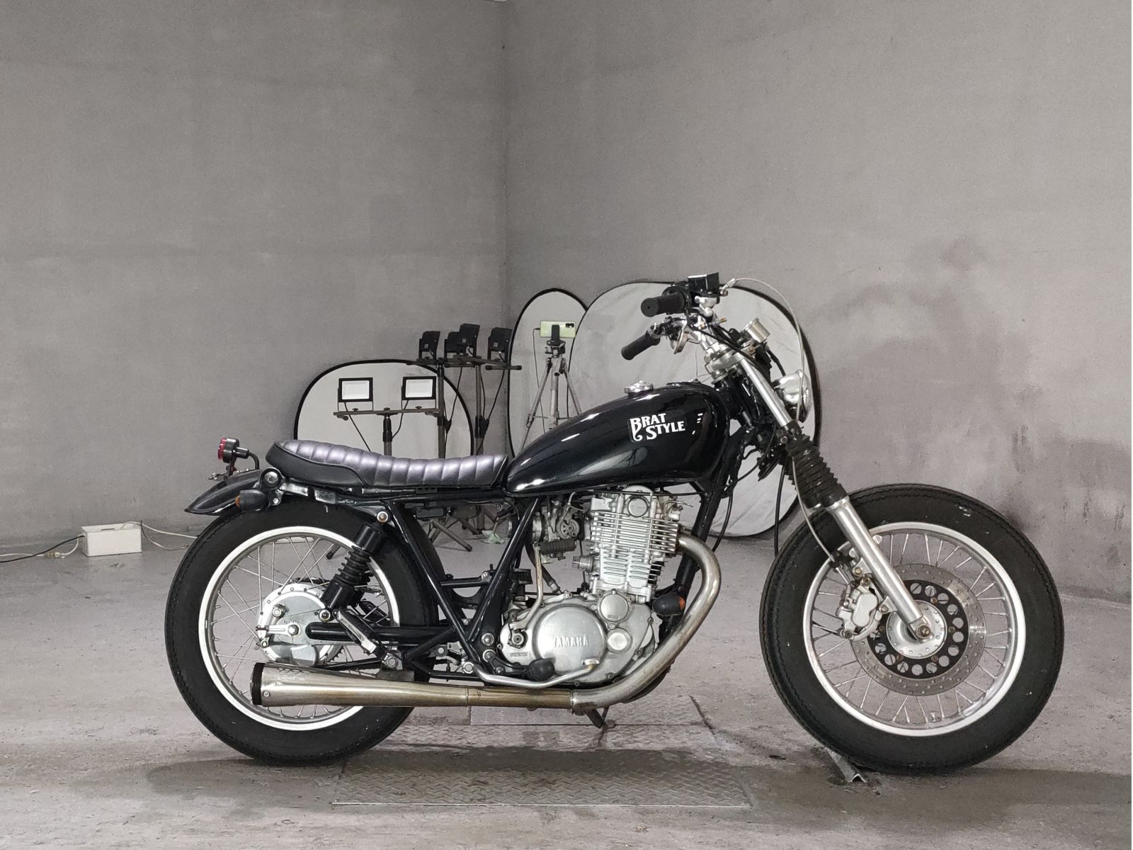 Yamaha SR400-1