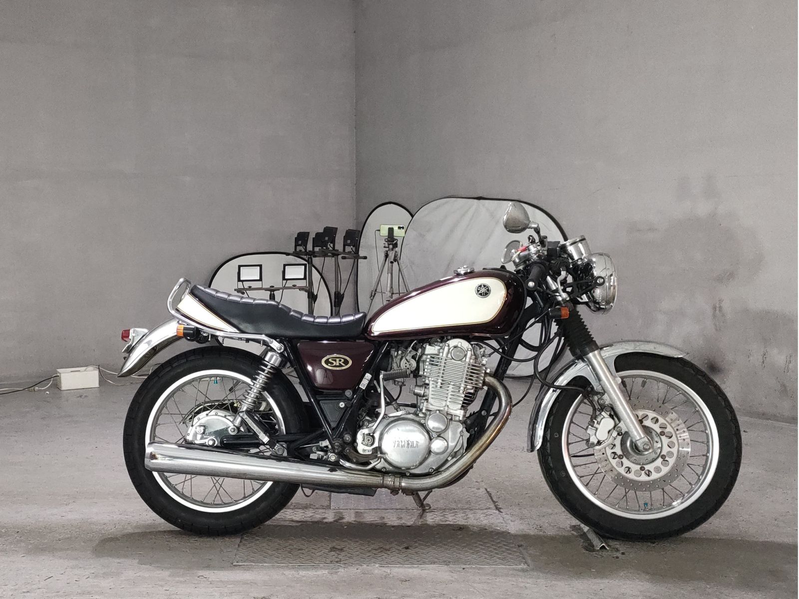 Yamaha SR400-1