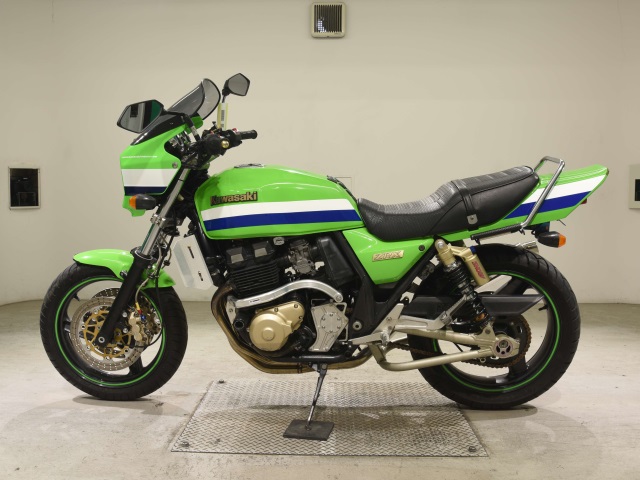 Kawasaki ZRX400