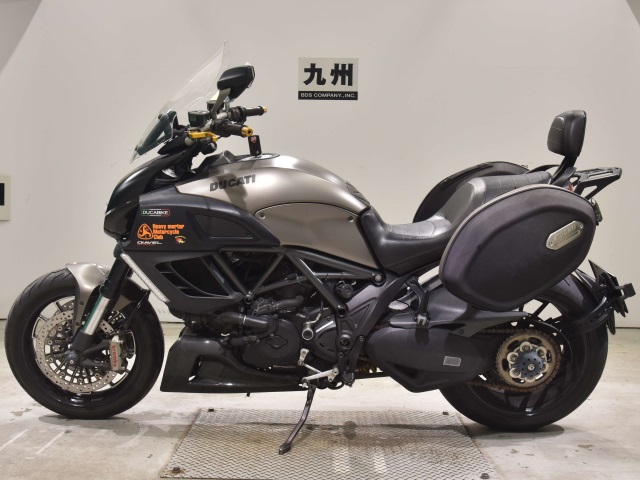 Ducati DUCATI DIAVEL STRADA