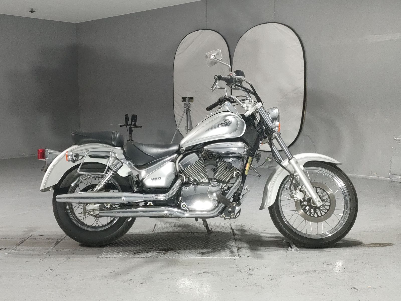 Suzuki INTRUDER 250