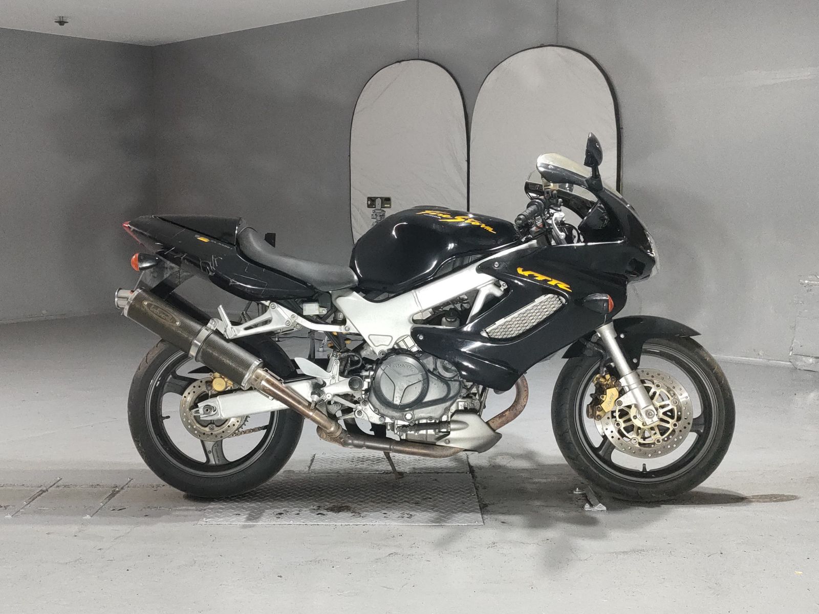 Honda VTR1000F