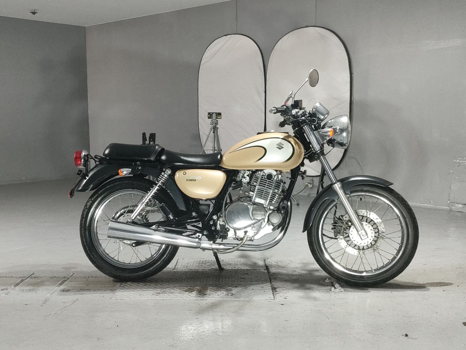 Suzuki ST250E