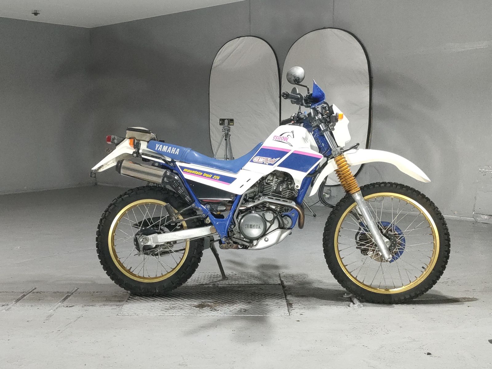 Yamaha SEROW 225