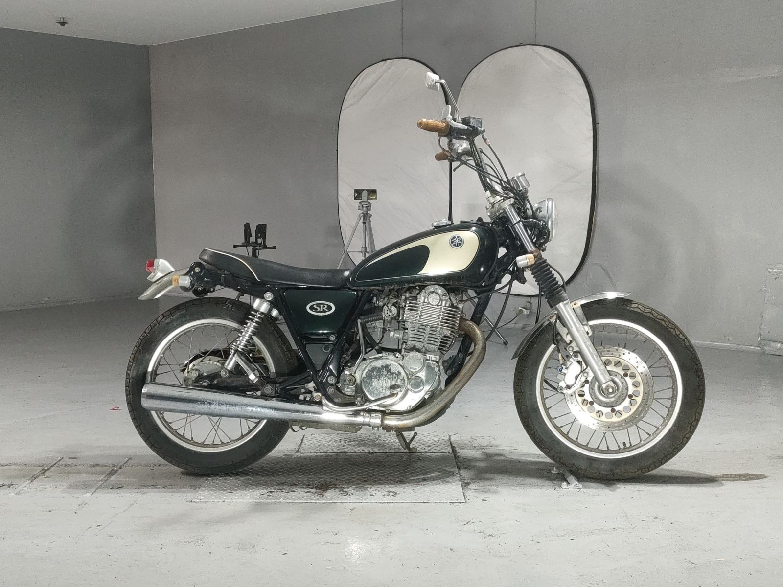 Yamaha SR400-1