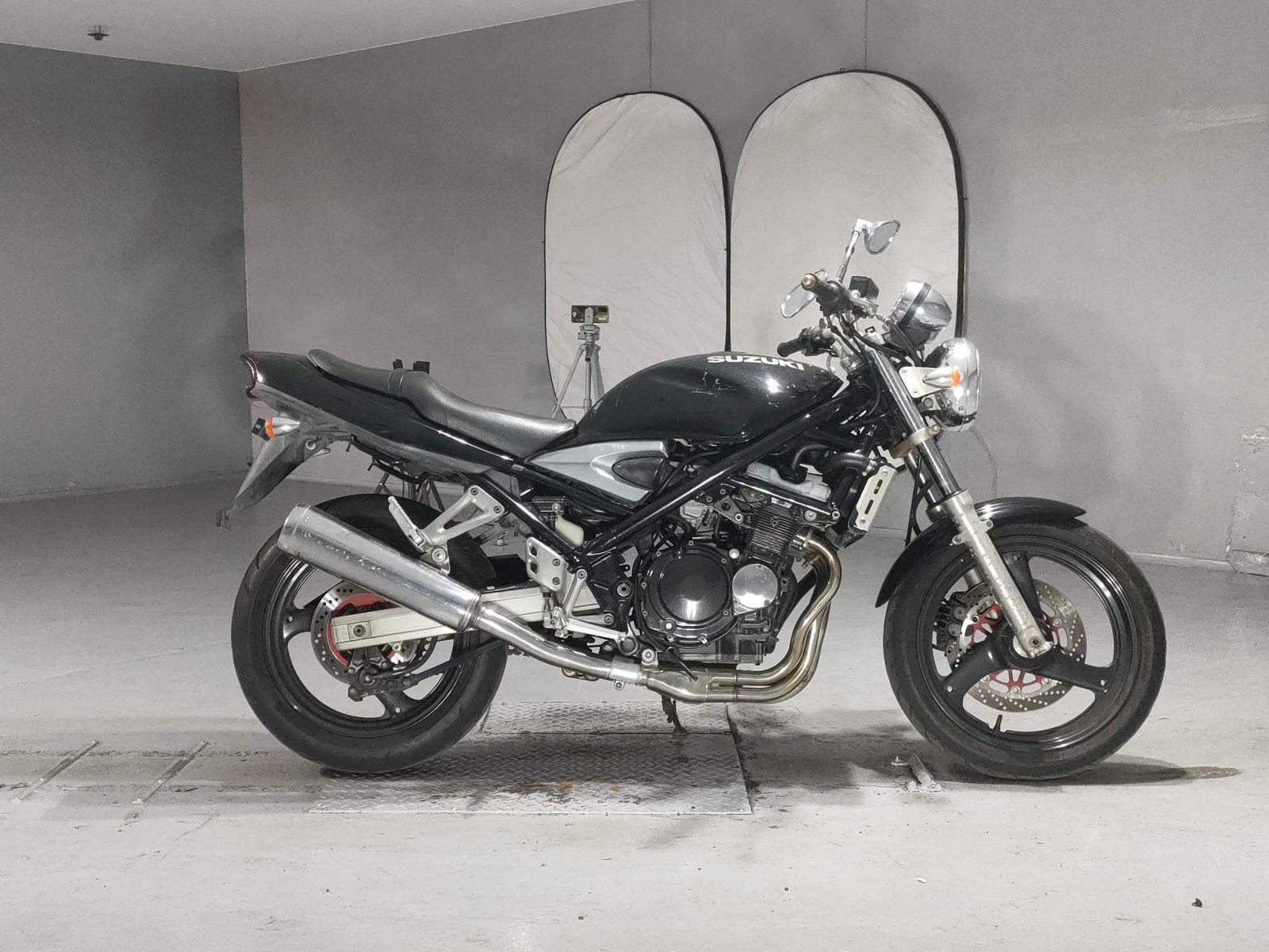 Suzuki BANDIT250-1