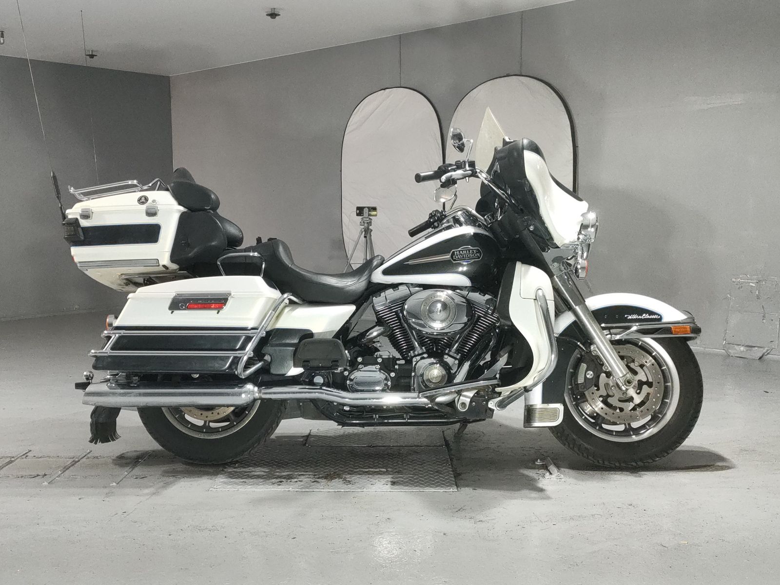 Harley-Davidson HARLEY FLHTCU1580
