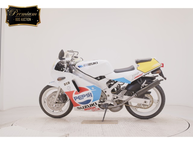 Suzuki RGV250
