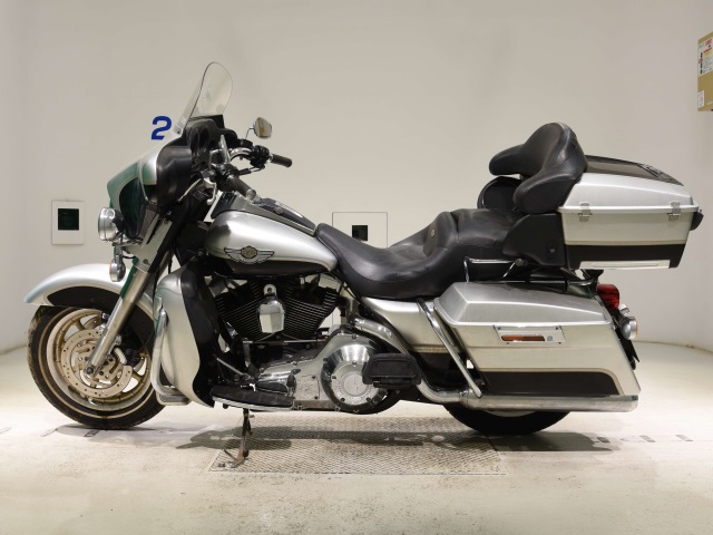 Harley-Davidson HARLEY FLHTCU1450