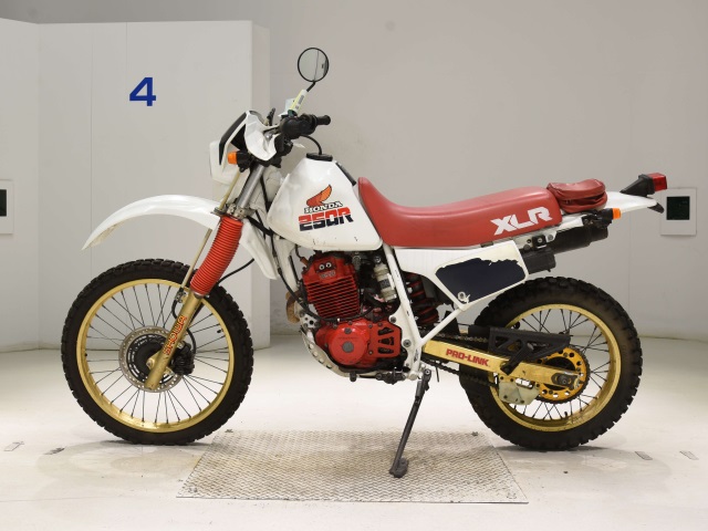 Honda XLR250R-1