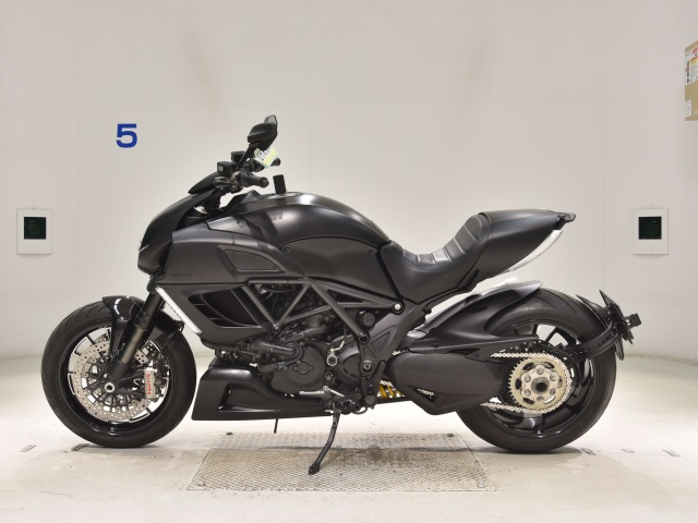Ducati DUCATI DIAVEL DARK