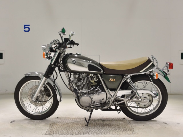 Yamaha SR400-4