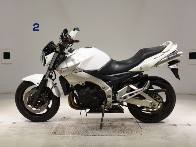 Suzuki GSR400