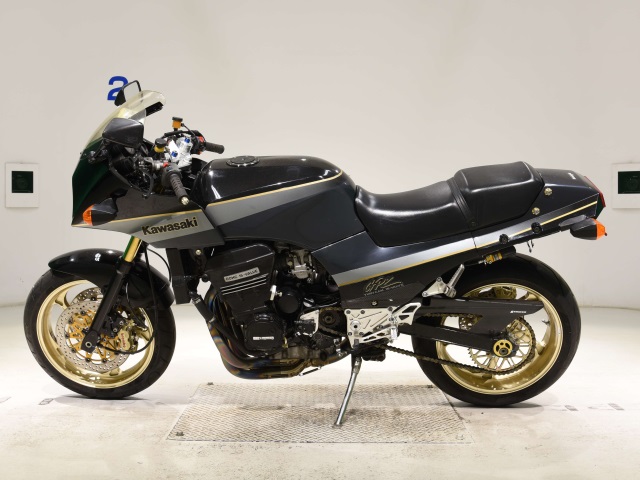 Kawasaki GPZ900R