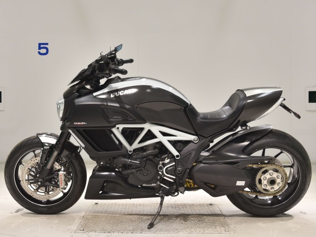 Ducati DUCATI DIAVEL CARBON