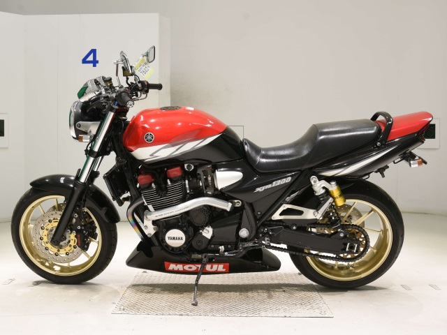 Yamaha XJR1300