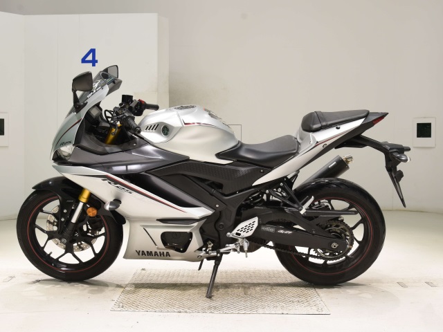 Yamaha YZF-R25A
