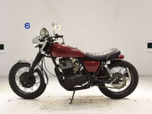 Yamaha SR400-2