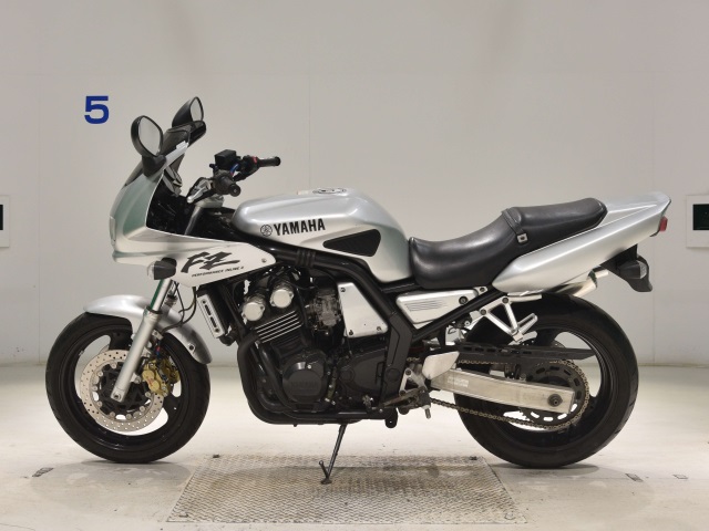 Yamaha FZ400