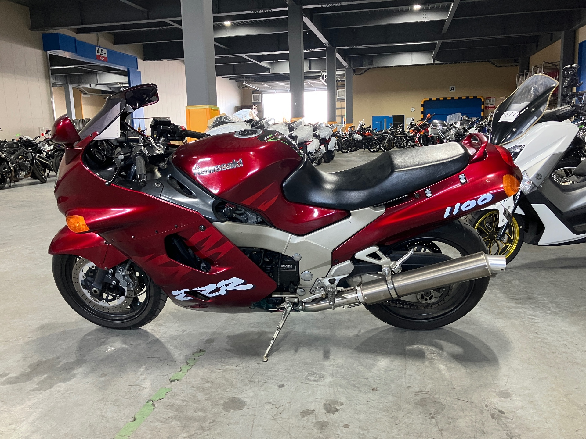 Kawasaki ZZR1100