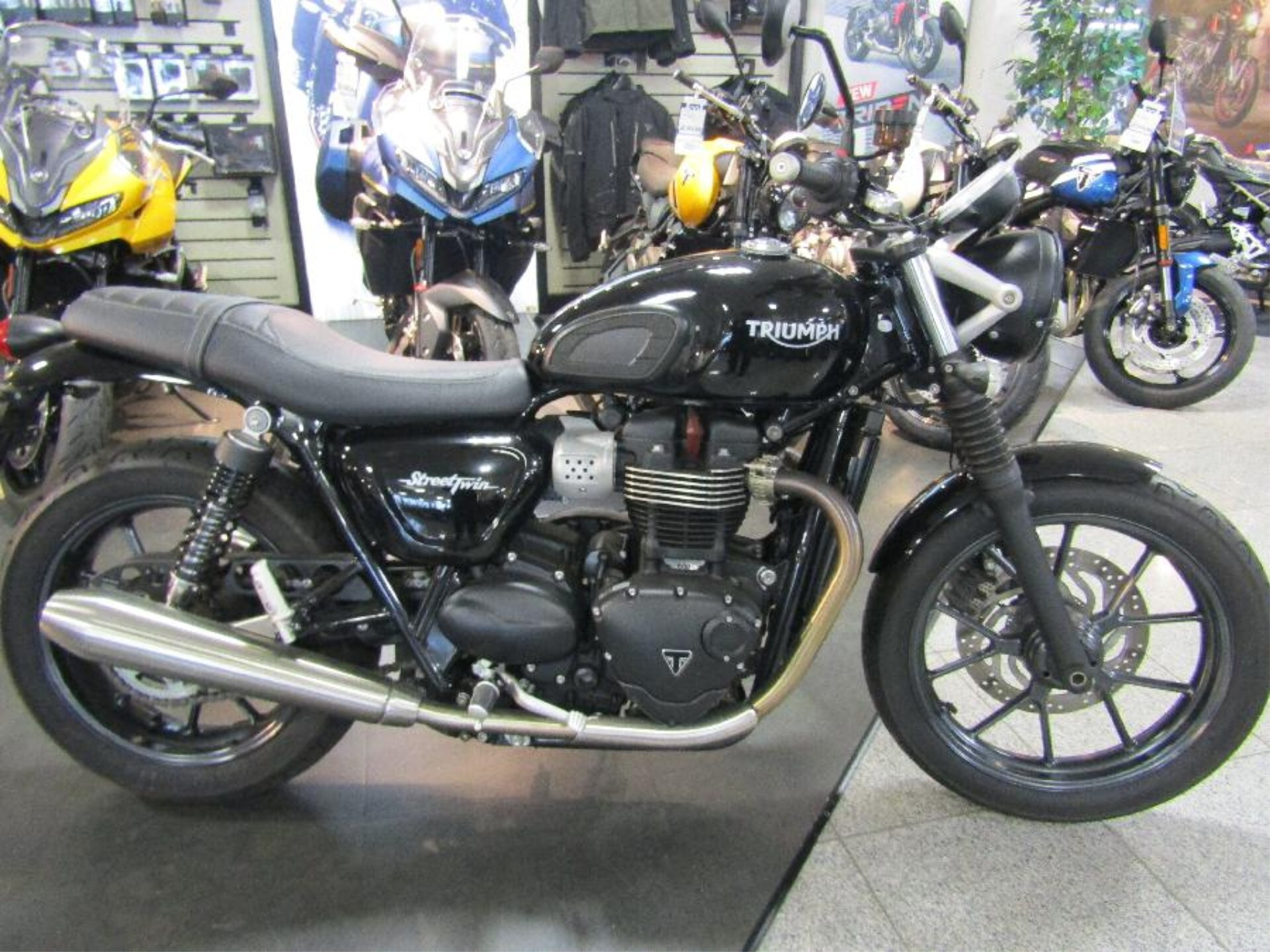 OTHER TRIUMPH STREET TWIN