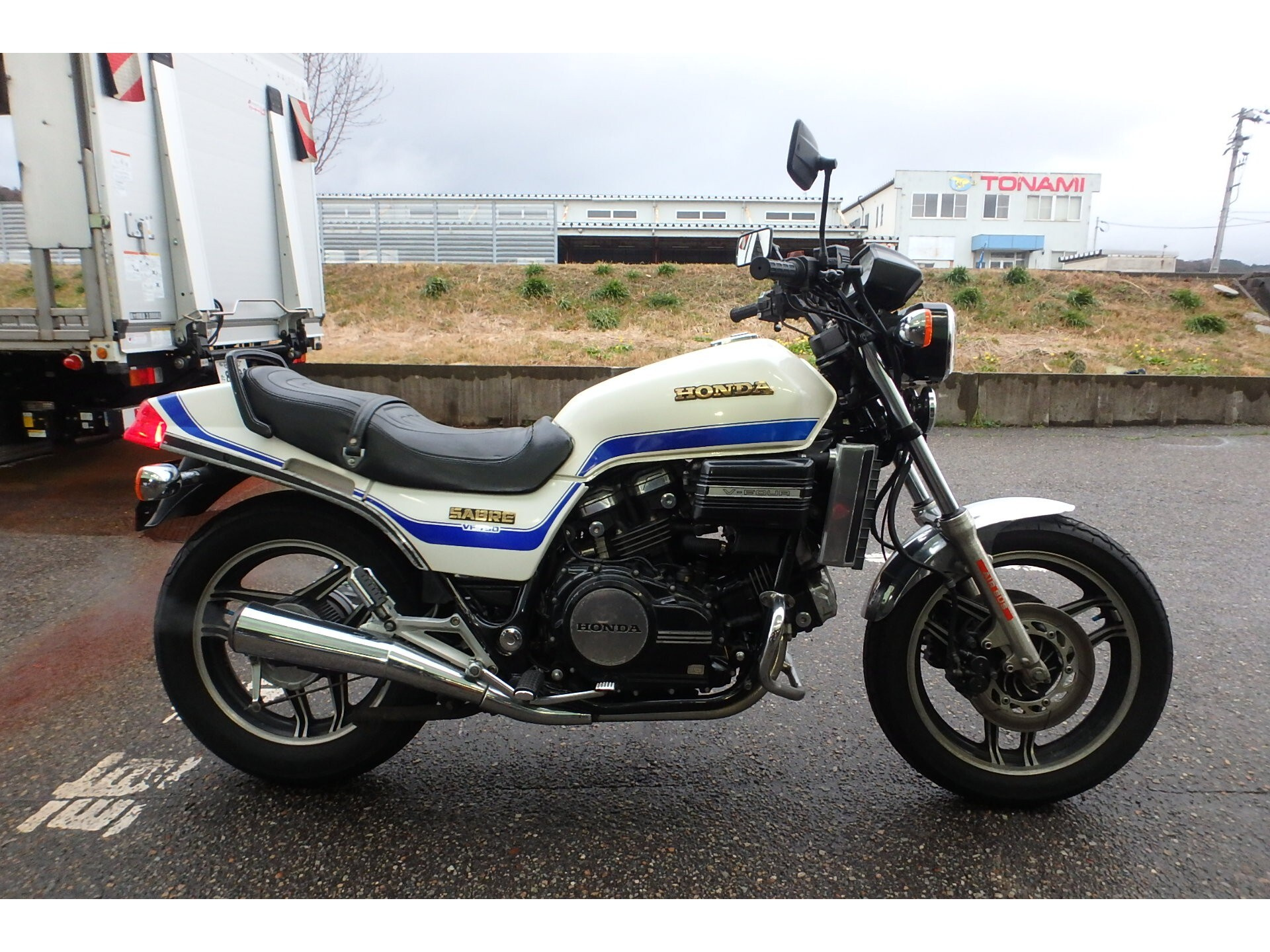 Honda VF750 SABER