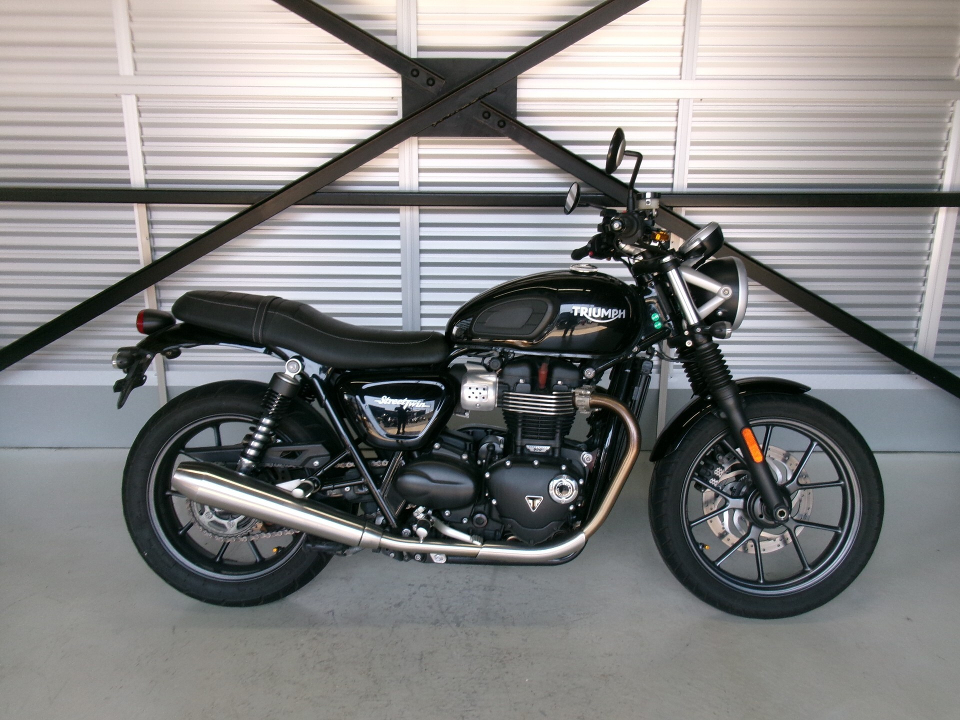 OTHER TRIUMPH STREET TWIN