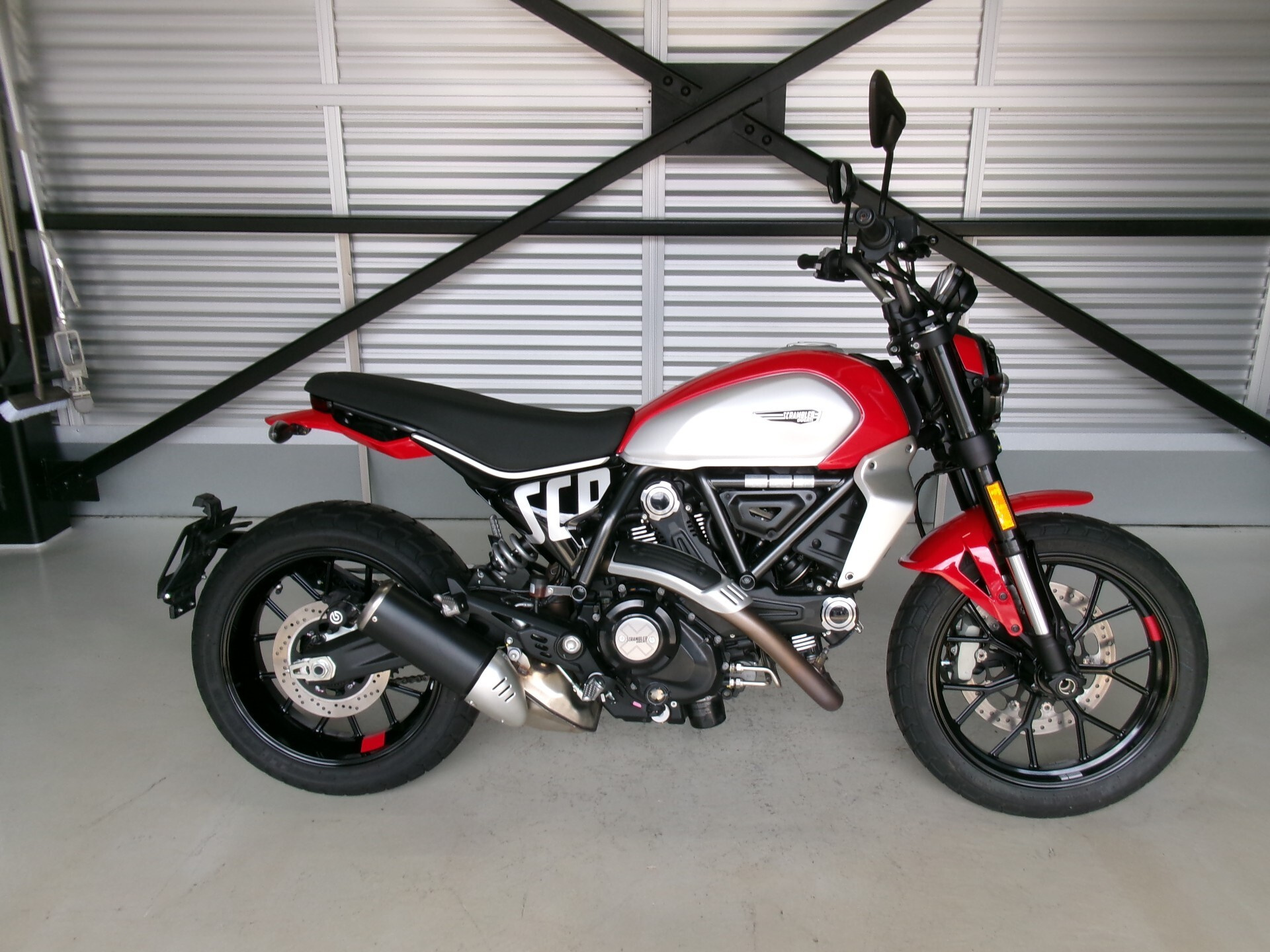 OTHER DUCATI SCRAMBLER ICON